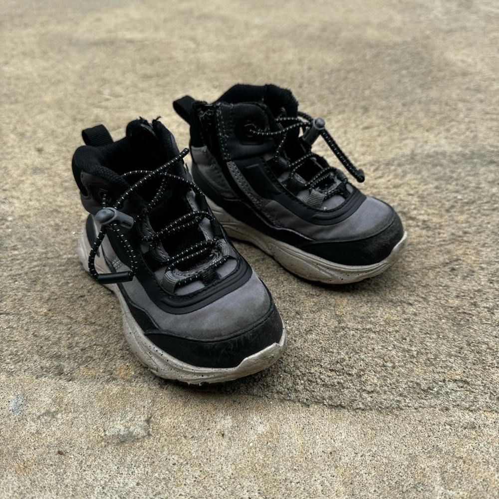 Zara Kids Bungee Boots Size 6 Toddler